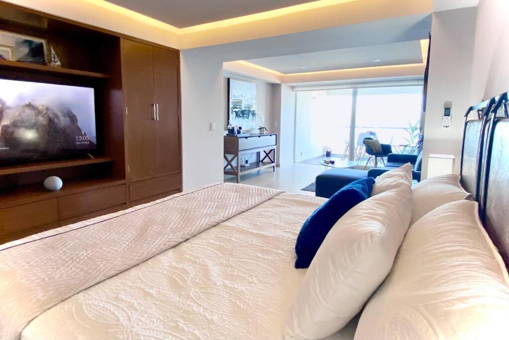 Harbor 7010 By Moikkarentals Beachfront 600Mb Wifi Puerto Vallarta Exterior photo